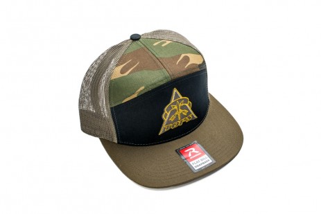 TOPS HAT - 7-Panel Trucker CAMO